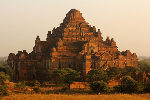 Myanmar Bagan pagoda sunrise Dhammayangyi